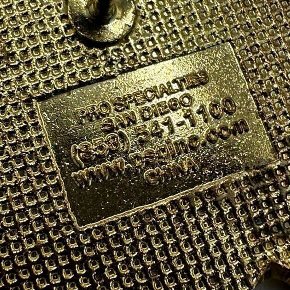 Vintage baseball player pin - Picture 5 of 7